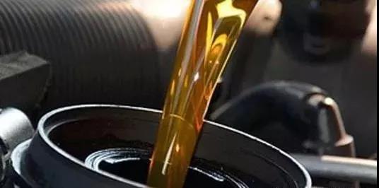 機油種類百科大全，不再傻傻分不清！
